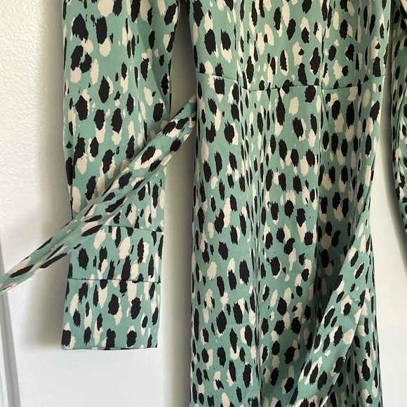 ❤️HM Wrap Dress NWT - Picture 2 of 4